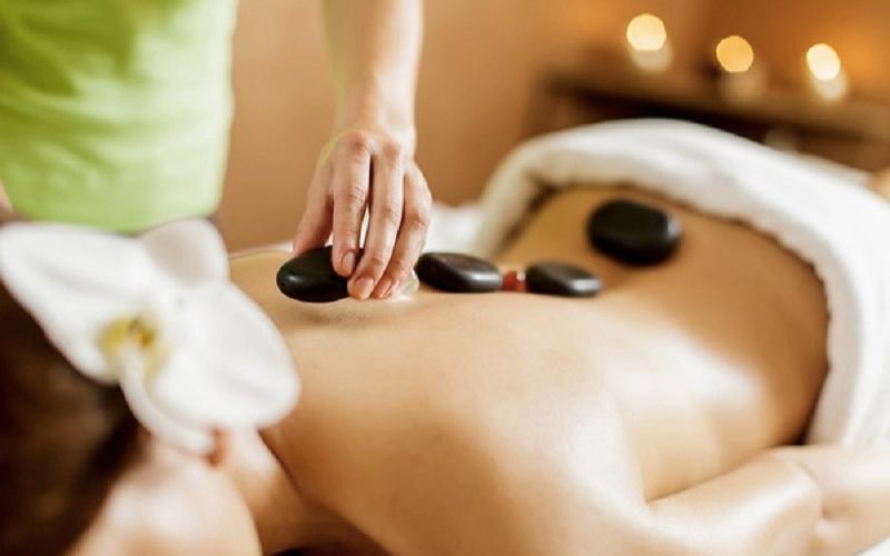 The Downsides of Hot Stone Massage That You Might Not Know